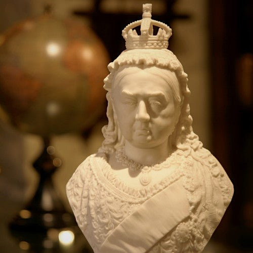 Victoria Regina at 195