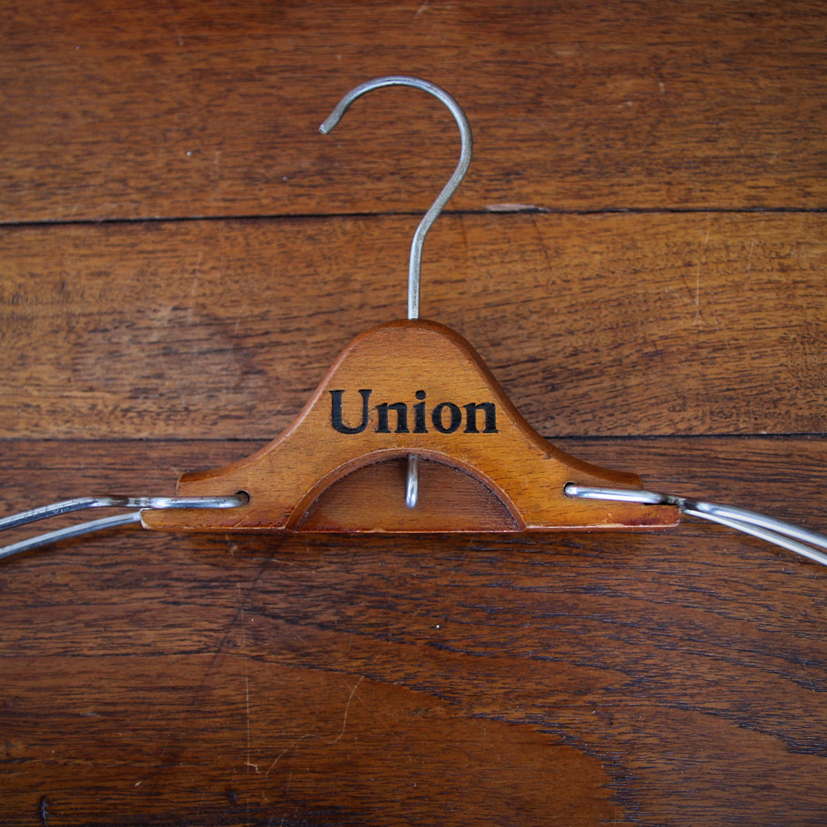 "Union" Folding Travel Hanger