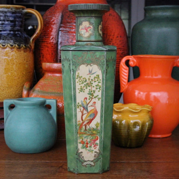 "Porcelain Vase" Biscuit Tin