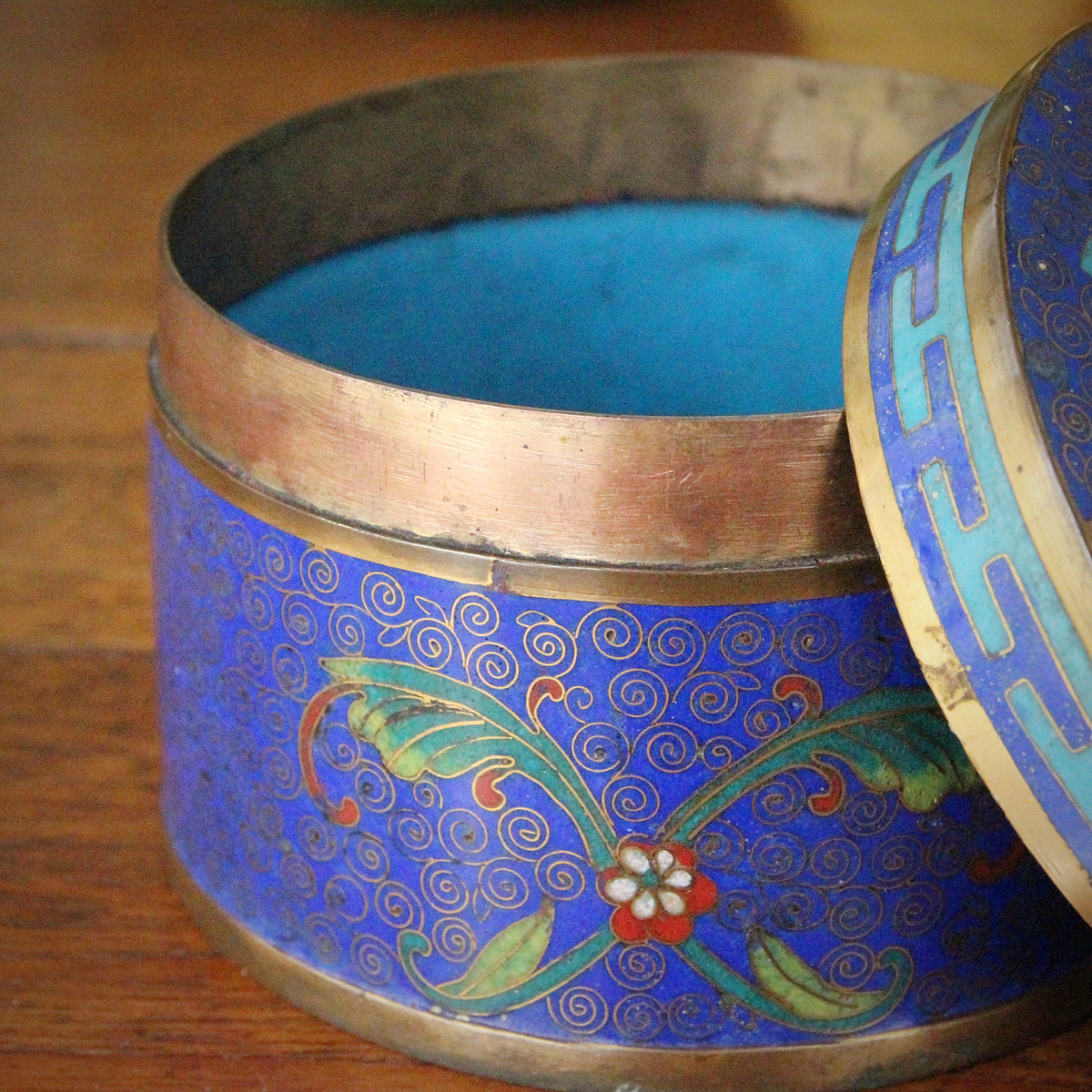 Chinese Coisonné Dresser Box