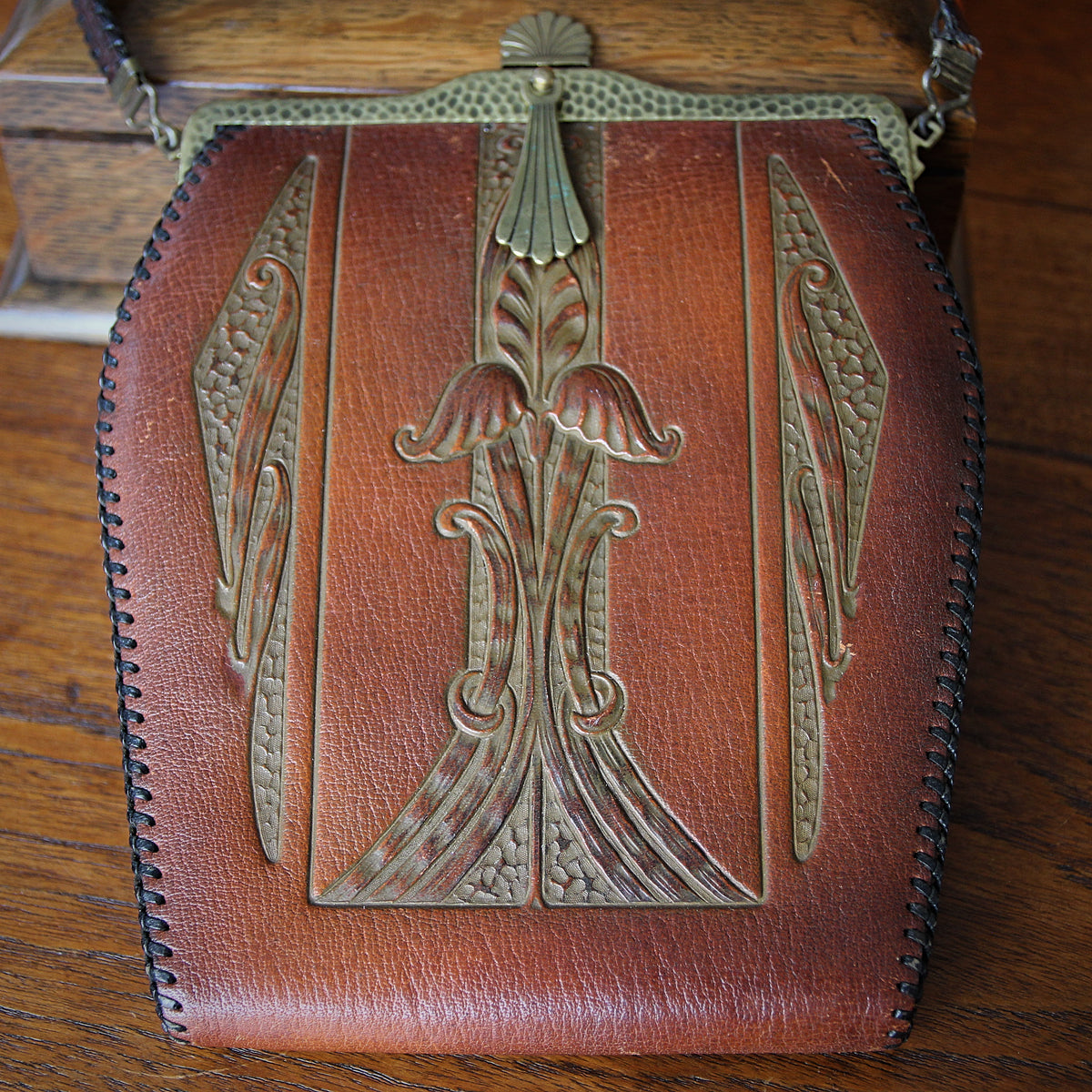 Nouveau Leather Purse