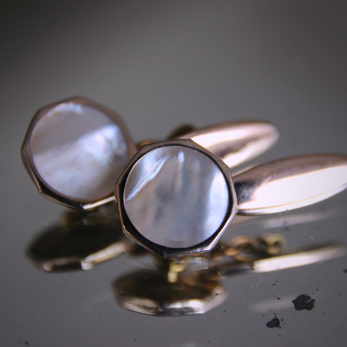 https://leodesignnyc.com/cdn/shop/products/cl12373a-English-Art-Deco-Cufflinks-with-Lustrous-Mother-of-Pearl-by-Lambournes-Birmingham_600x@2x.jpg?v=1628603821