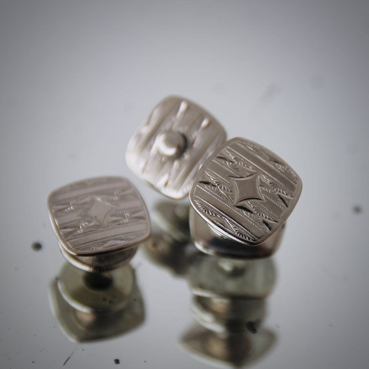 Deco Snapping Cufflinks